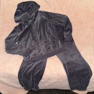 NY&C New York & Company Velour sweatsuit, women’s size Large, color gray